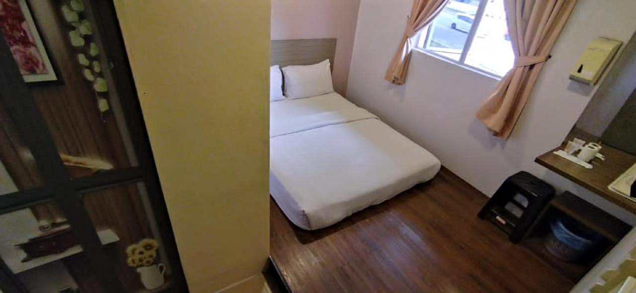 Dream House Hotel Skudai Exterior photo